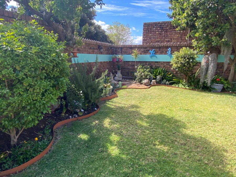 3 Bedroom Property for Sale in Deoville Park Western Cape